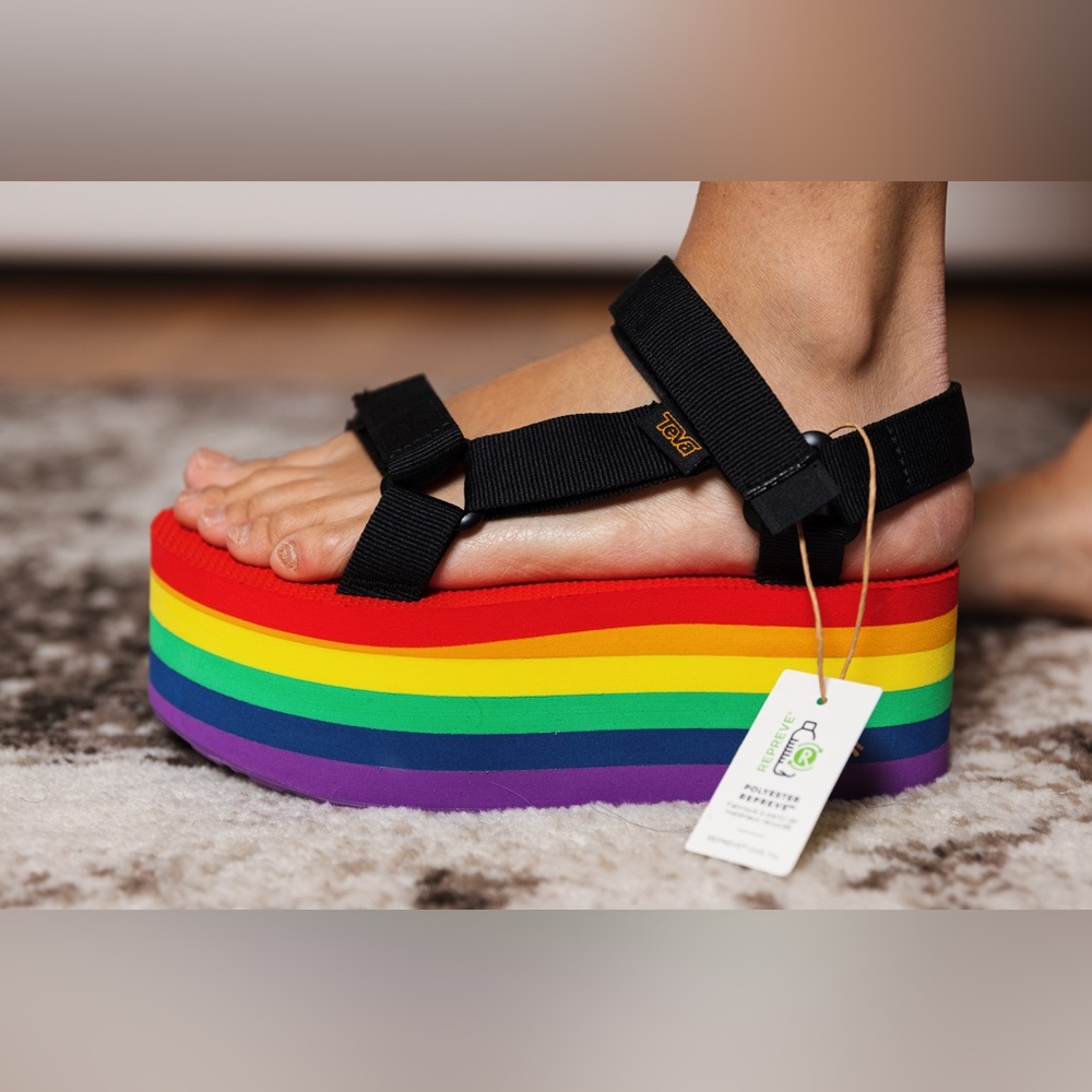 NWT TEVA x Tegan & Sara Pride Sandals Platform Rainbow Women's